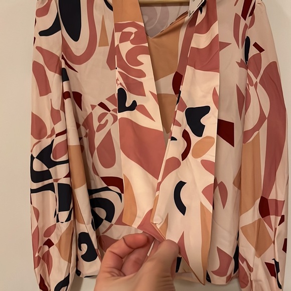 La Mode Pattern Blouse NWT - Picture 10 of 10